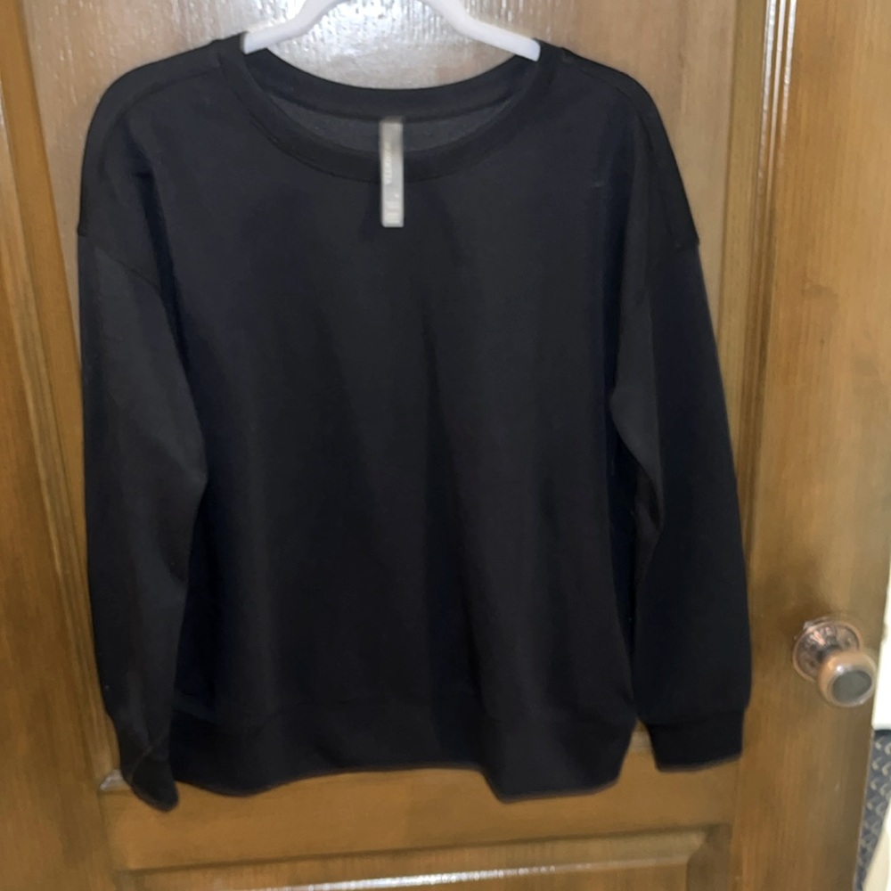 all black crew neck